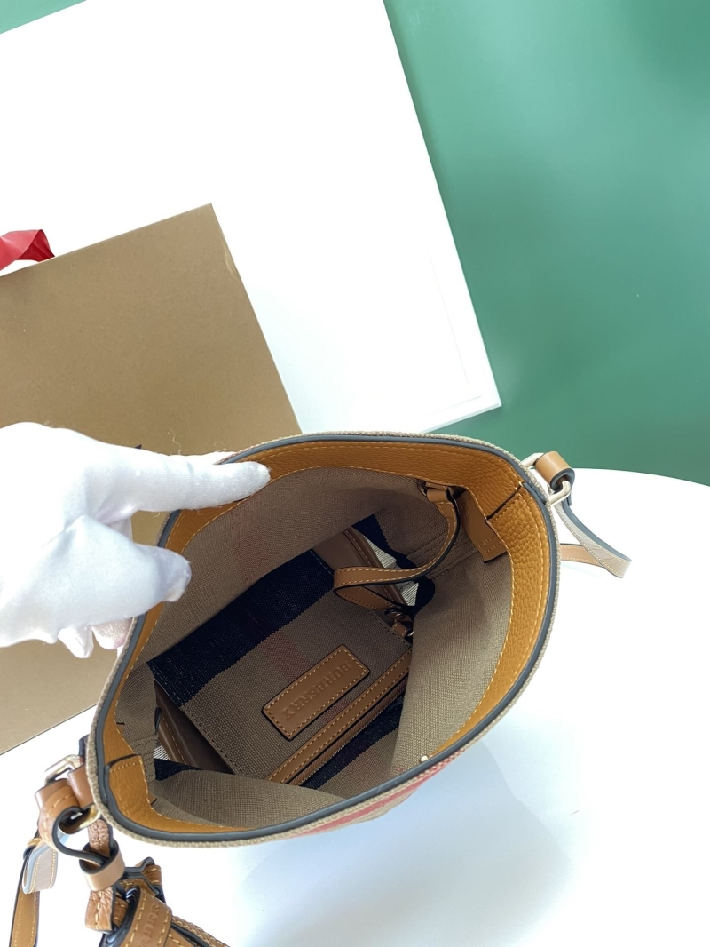 Bv*b*rry hobo bags